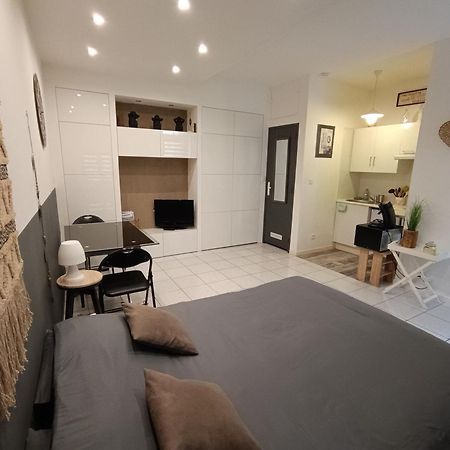 Le Colonel, Studio Au Coeur Du Village En Rez-De-Chaussee D'Une Ancienne Maison Марсилан Екстериор снимка